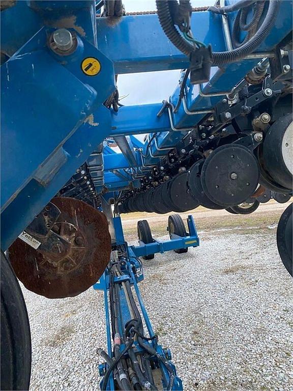 Image of Kinze 3600 equipment image 4