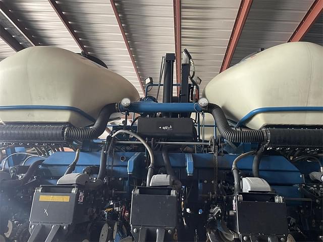 Image of Kinze 3600 equipment image 4