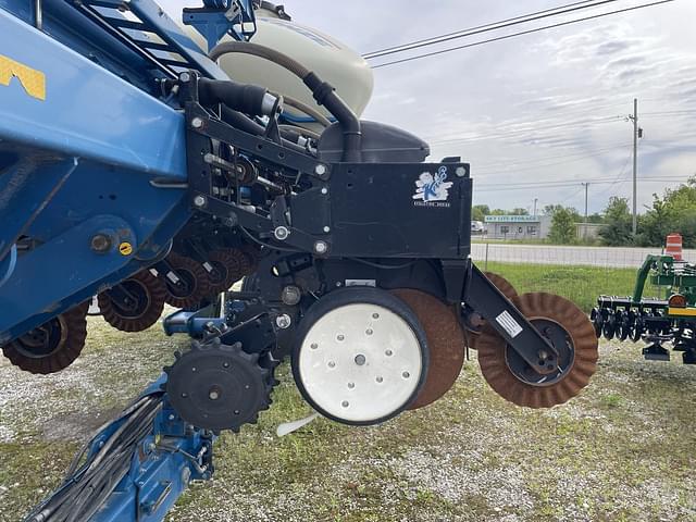 Image of Kinze 3660ASD equipment image 3