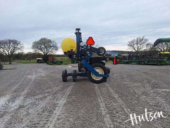 Image of Kinze 3600 equipment image 3