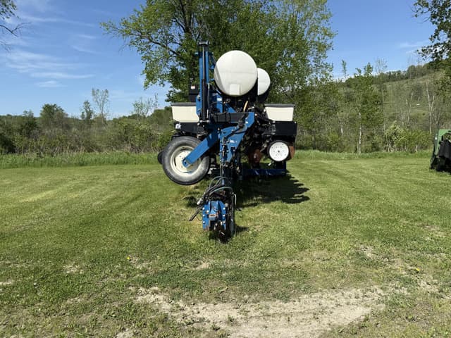 Image of Kinze 3600 equipment image 1