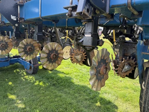 Image of Kinze 3600 equipment image 4