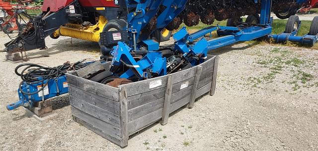 Image of Kinze 3660 equipment image 1