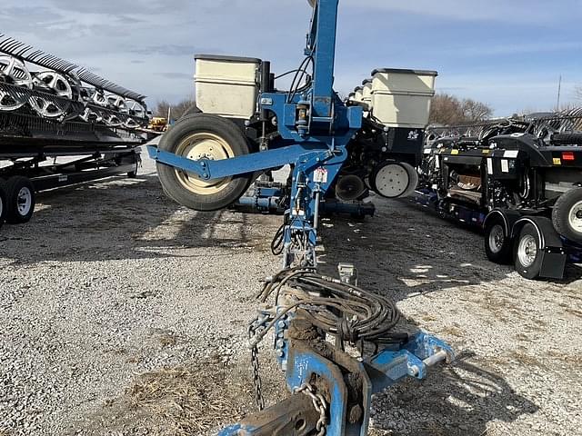 Image of Kinze 3660 equipment image 3