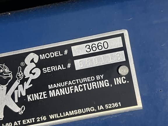 Image of Kinze 3660 equipment image 1