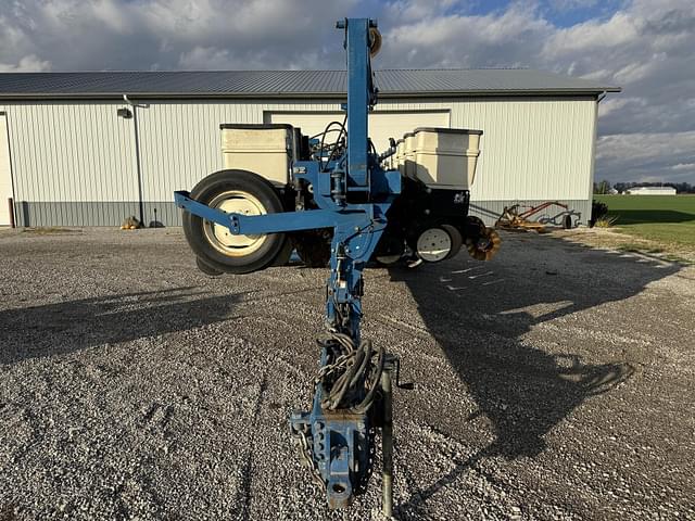 Image of Kinze 3660 equipment image 4