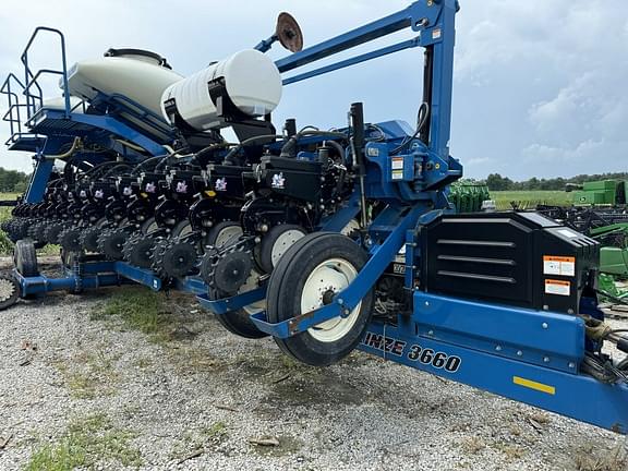 Image of Kinze 3660ASD equipment image 1