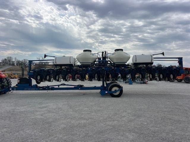 Image of Kinze 3660ASD equipment image 3