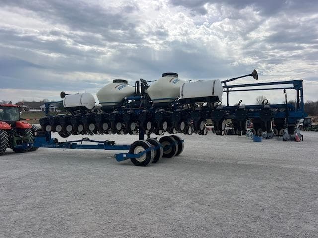 Image of Kinze 3660ASD equipment image 4