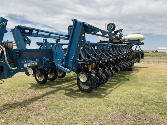 2009 Kinze 3800 Equipment Image0