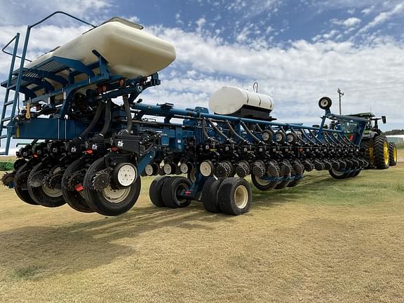 Image of Kinze 3800 equipment image 4