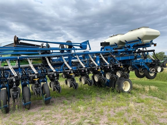 Main image Kinze 3800