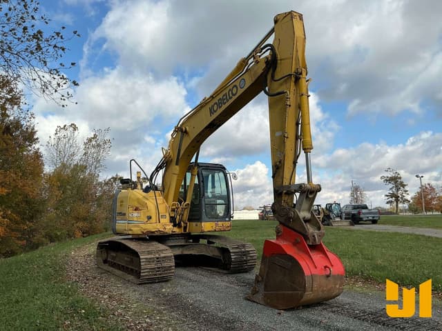 Image of Kobelco SK215SR equipment image 2