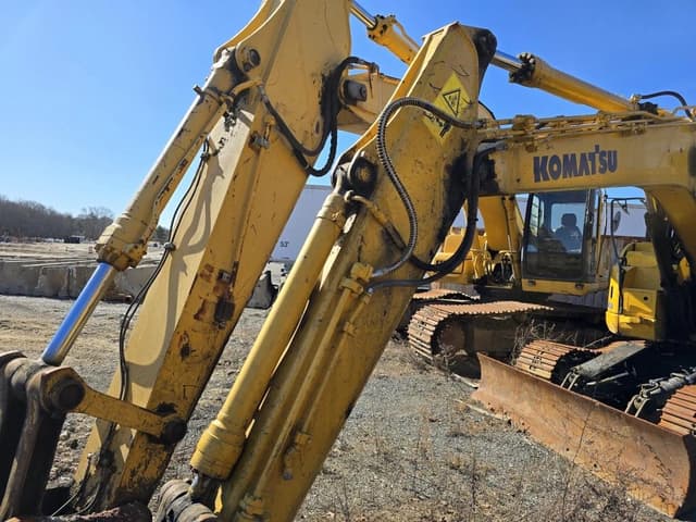 Image of Komatsu PC138USLC-8 equipment image 2