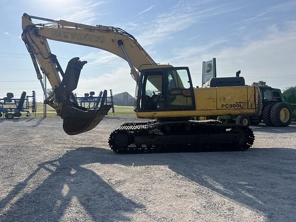 Image of Komatsu PC300LC equipment image 1