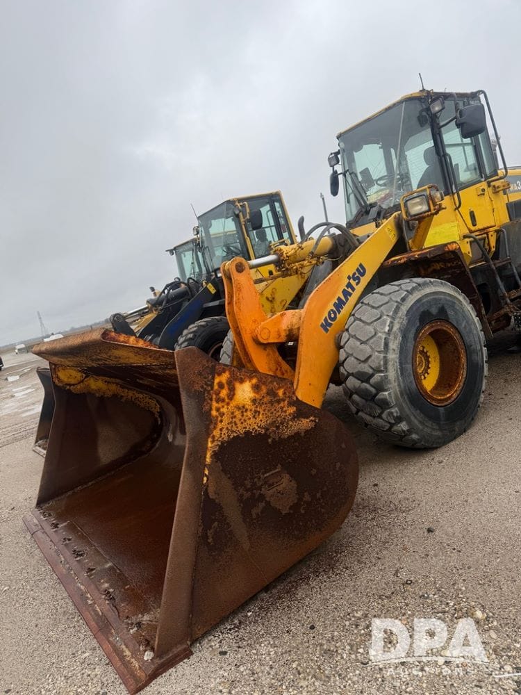 2009 Komatsu WA320 Equipment Image0