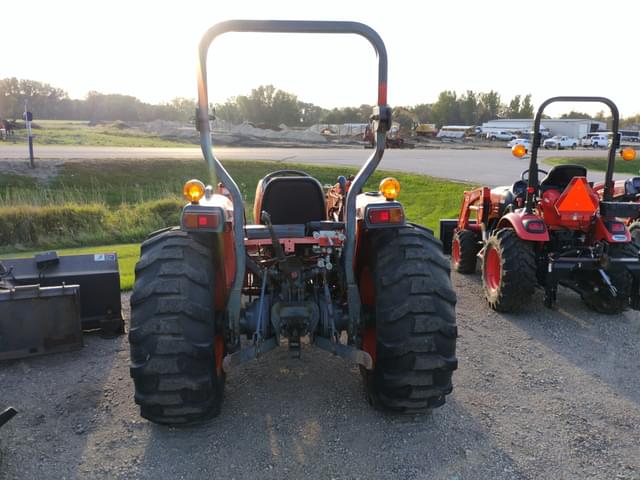 Image of Kubota L4400 equipment image 3