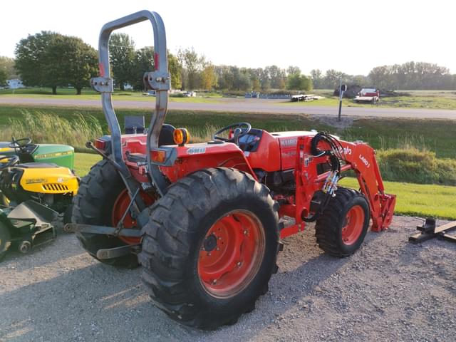 Image of Kubota L4400 equipment image 4