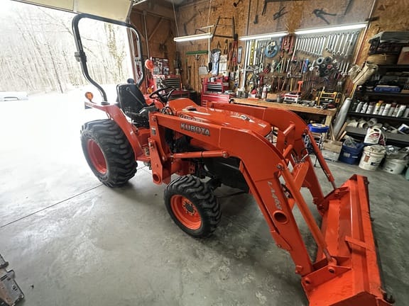 2009 Kubota L3400 Equipment Image0