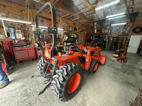 Image of Kubota L3400 equipment image 3