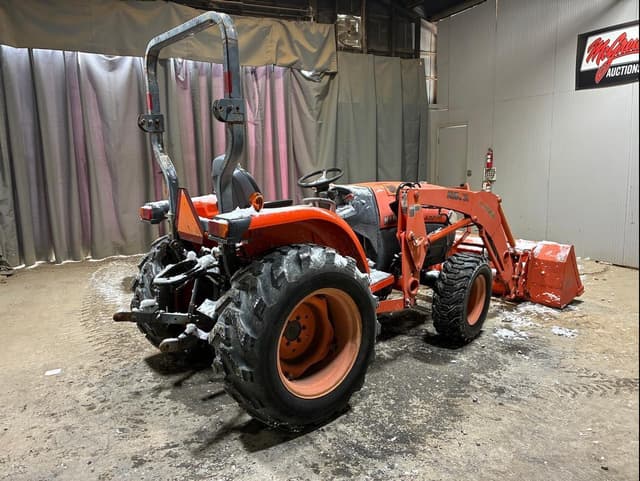Image of Kubota L3540 equipment image 4