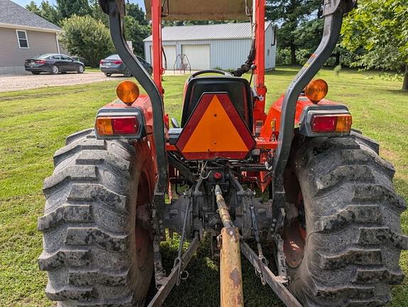Image of Kubota L4400 equipment image 3