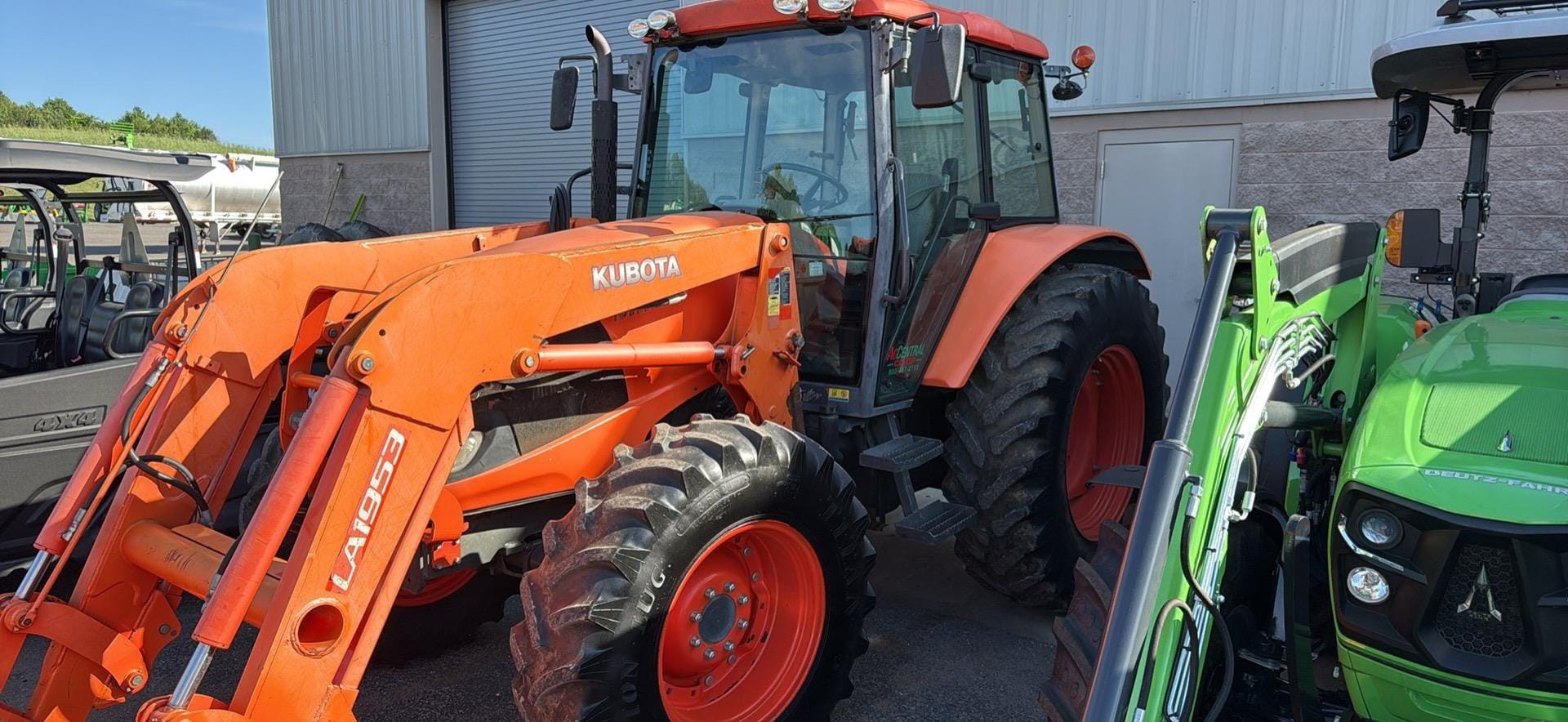 2009 Kubota M110X Equipment Image0