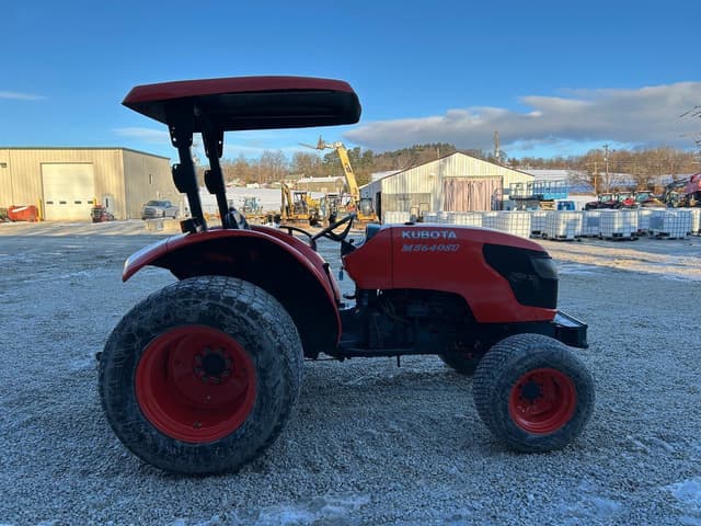 Image of Kubota M5640SU equipment image 4