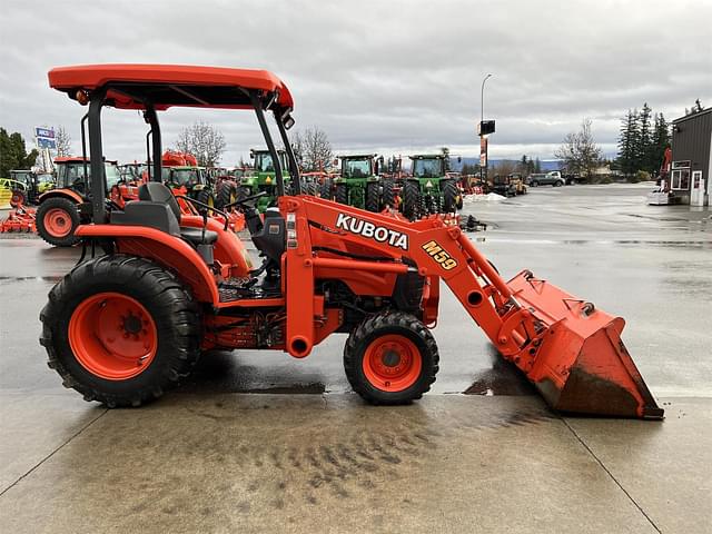 Image of Kubota M59 equipment image 4