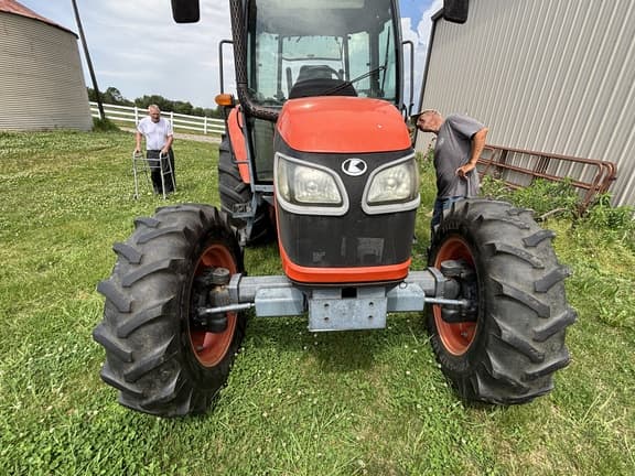 Image of Kubota M9540 equipment image 3