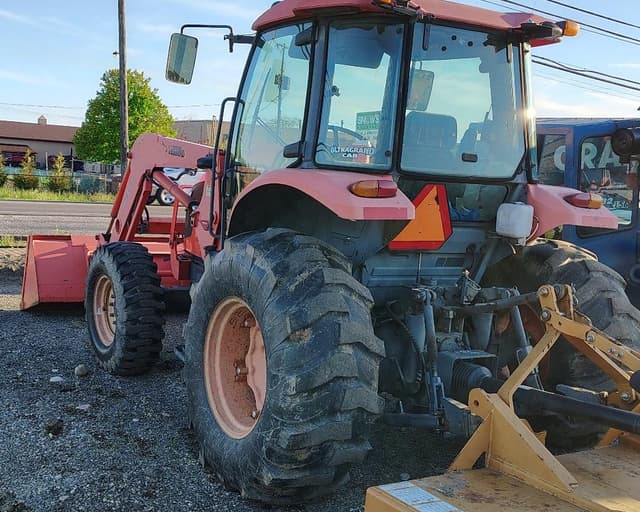 Image of Kubota M9540D equipment image 4