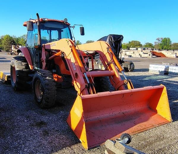 Image of Kubota M9540D equipment image 2