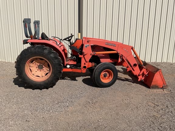 Image of Kubota MX5100 equipment image 2