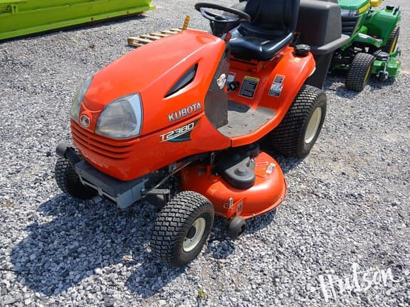Image of Kubota T2380 equipment image 1