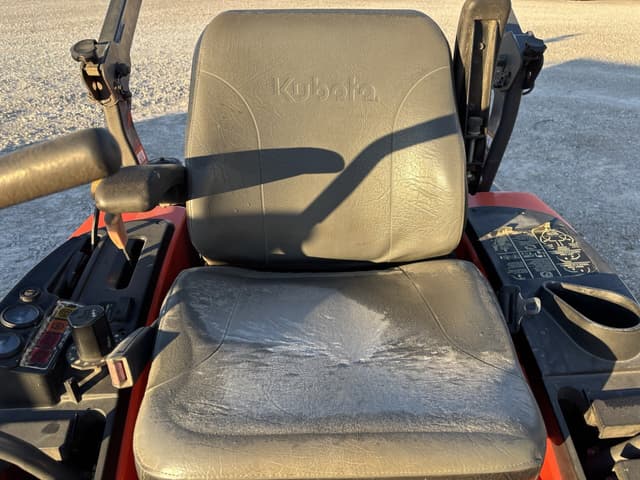 Image of Kubota ZD331P equipment image 4