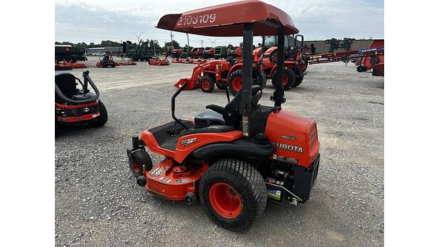 Image of Kubota ZG327 equipment image 3