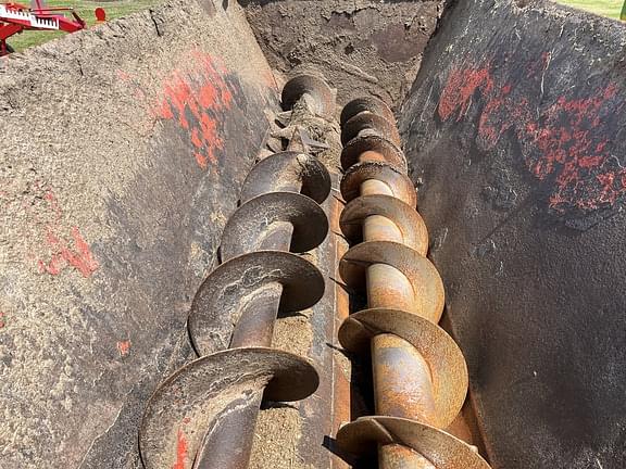 Image of Kuhn Knight 8124 equipment image 3
