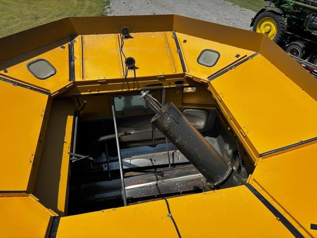 Image of Lexion 560R equipment image 3