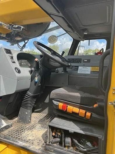 Image of Liebherr LTM1130-5.1 equipment image 4