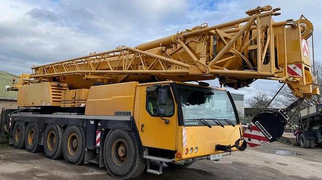 Image of Liebherr LTM1130-5.1 equipment image 1