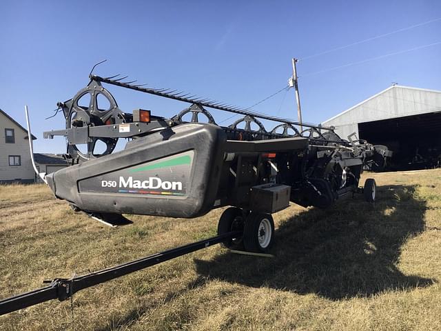 Image of MacDon D50 equipment image 4