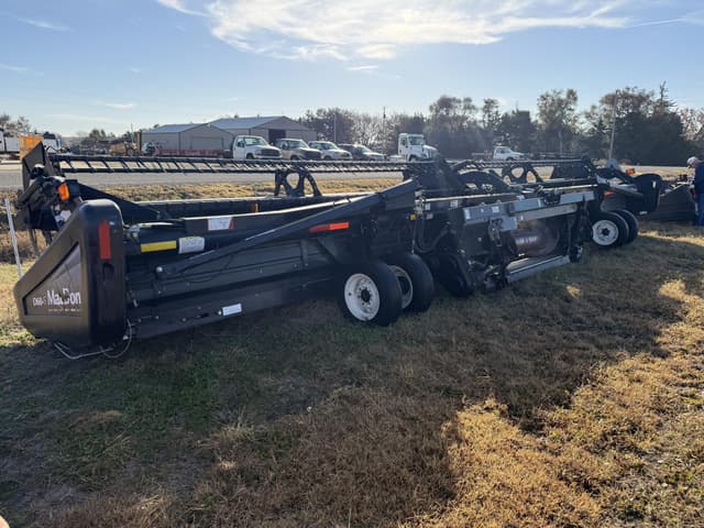 Image of MacDon D60-S equipment image 2