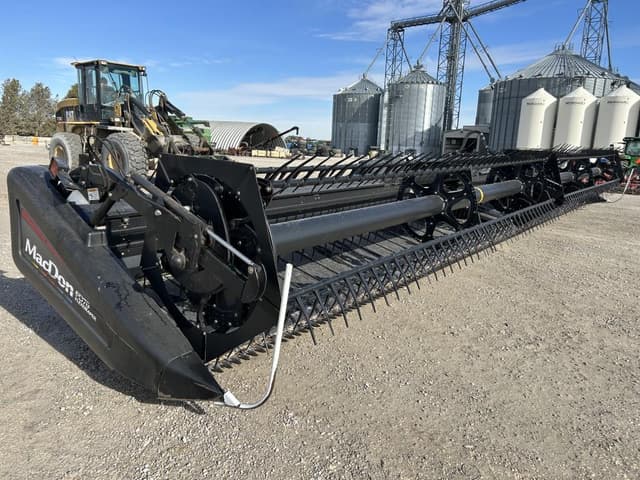 Image of MacDon FD70 equipment image 1