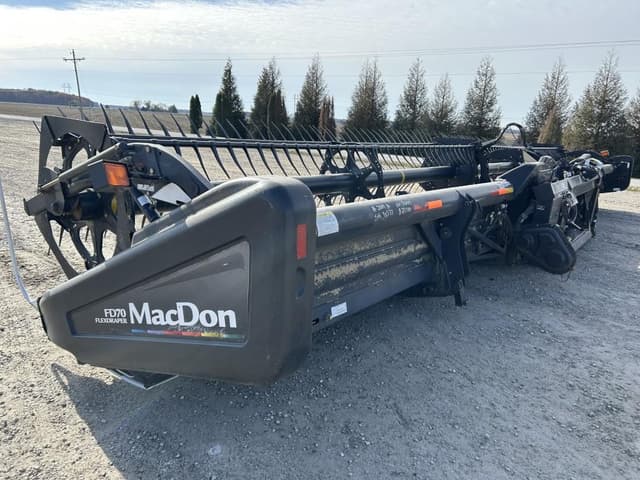 Image of MacDon FD70 equipment image 4