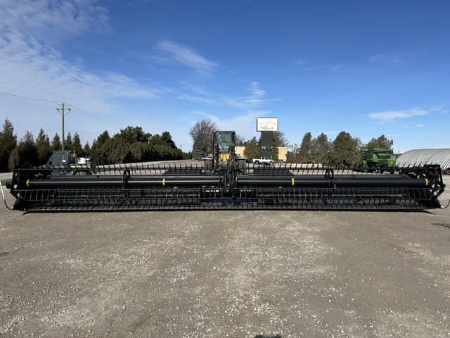 Image of MacDon FD70 equipment image 2