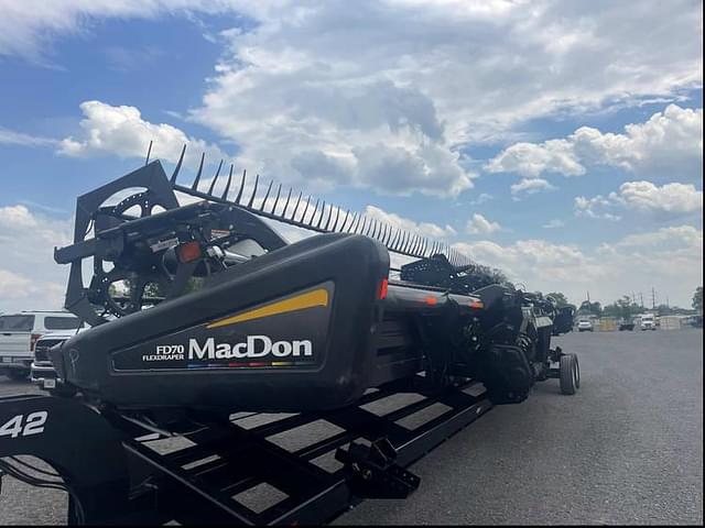 Image of MacDon FD70 equipment image 3