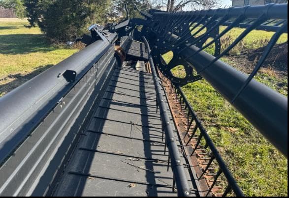 Image of MacDon FD70 equipment image 4