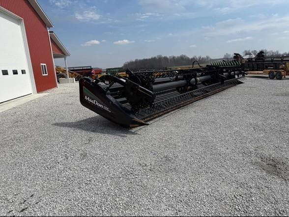 Image of MacDon FD70 equipment image 4