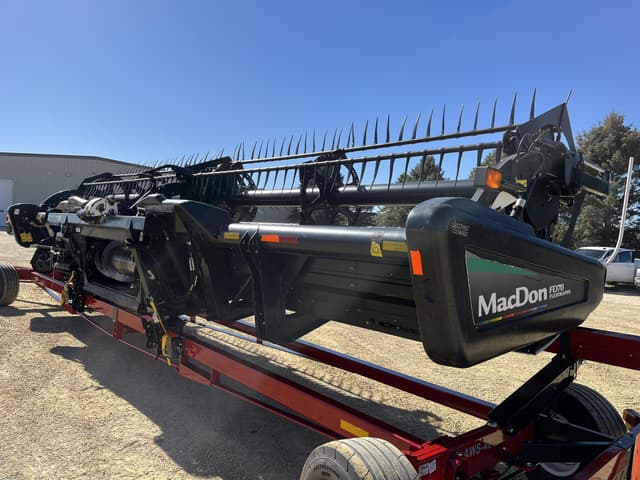 Image of MacDon FD70 equipment image 3