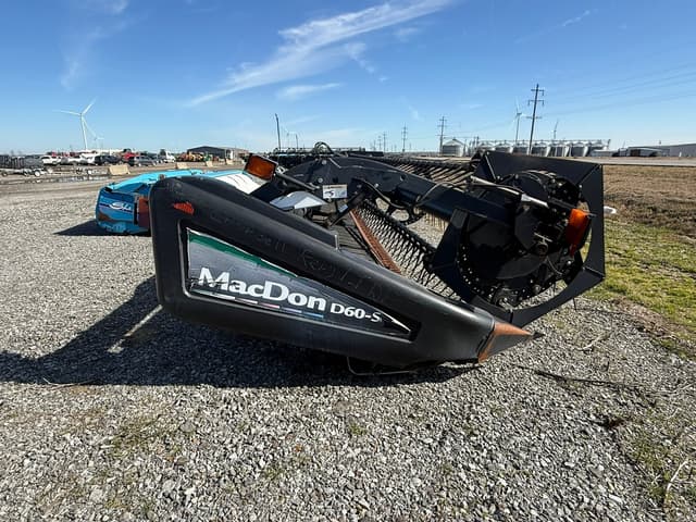 Image of MacDon D60 equipment image 1